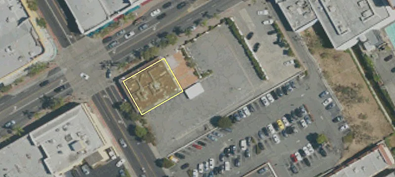 300 Main St