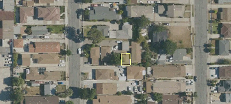 3142 Gladys Ave