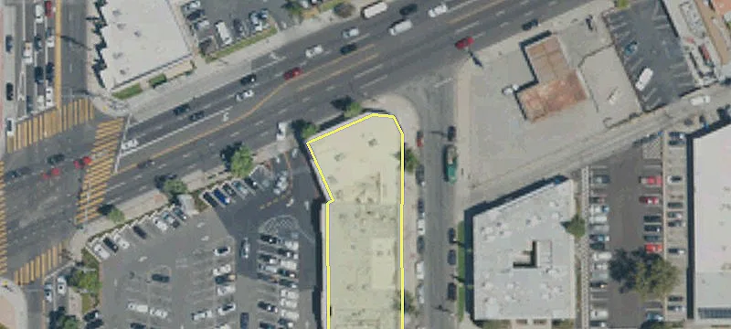 20040 Ventura Blvd