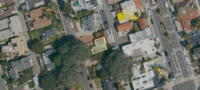 1329 Stratford Ct