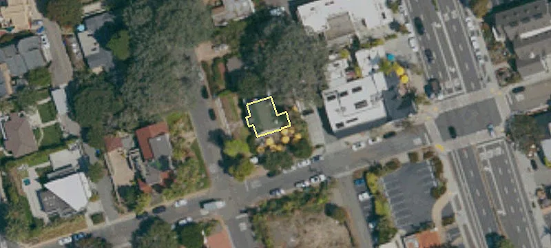 1307 Stratford Ct