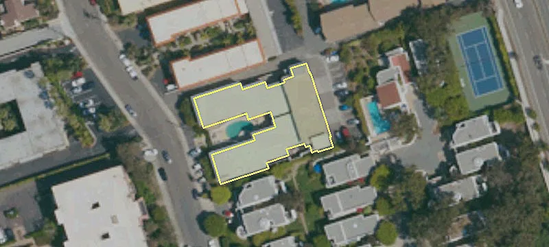 425 Stratford Ct