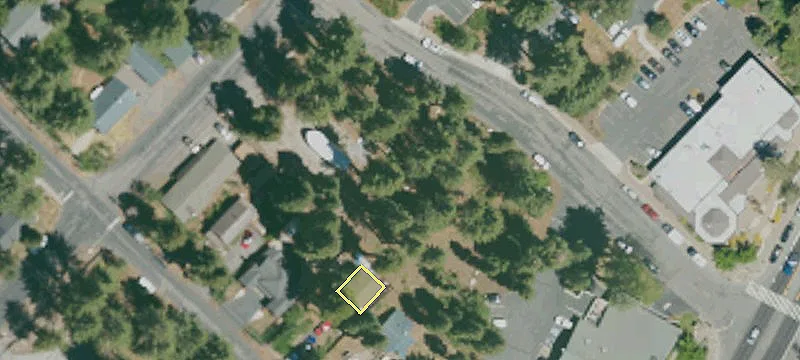695 Lk Blvd