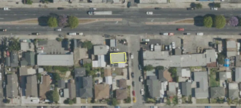 700 Rosecrans Ave