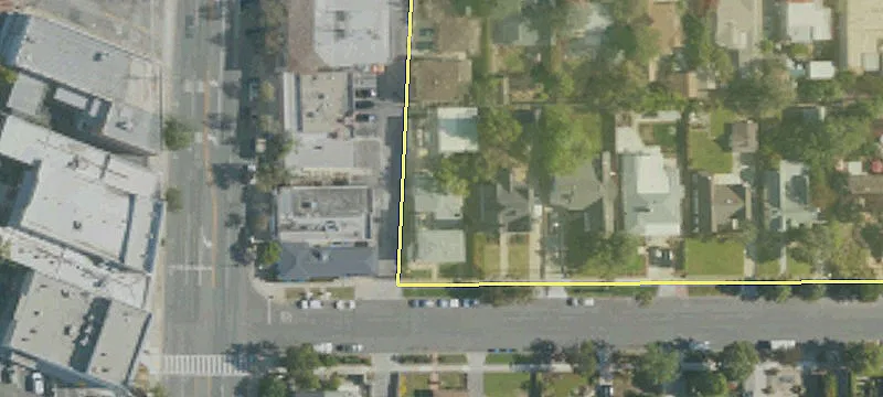 915 Beverly Way