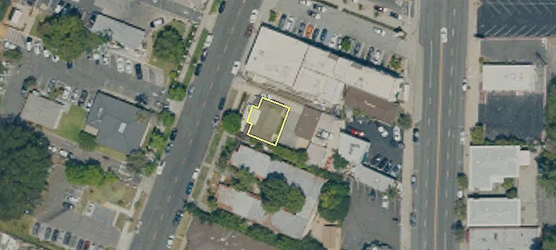 2568 El Molino Ave
