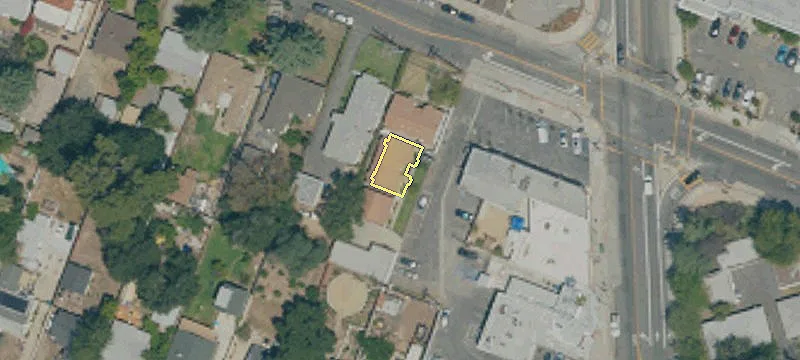 620 Altadena Dr