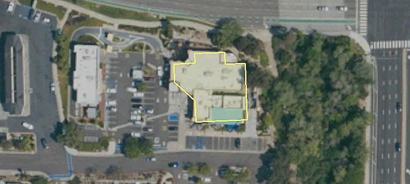 1068 El Camino Real