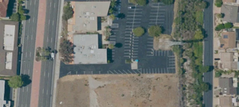 2124 El Camino Real