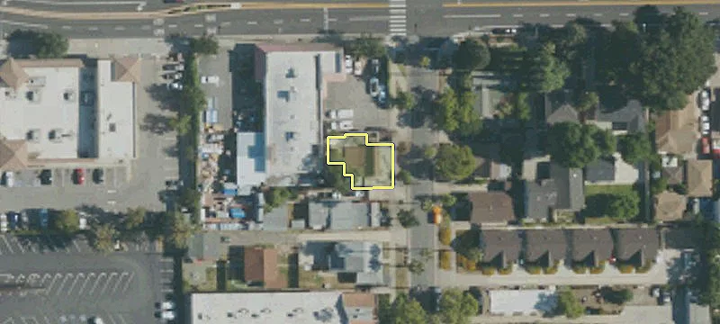 657 Mentor Ave