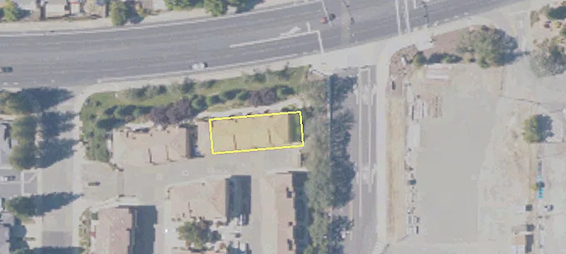 1711 Adora Cir