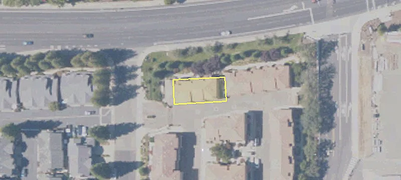 1812 Adora Cir