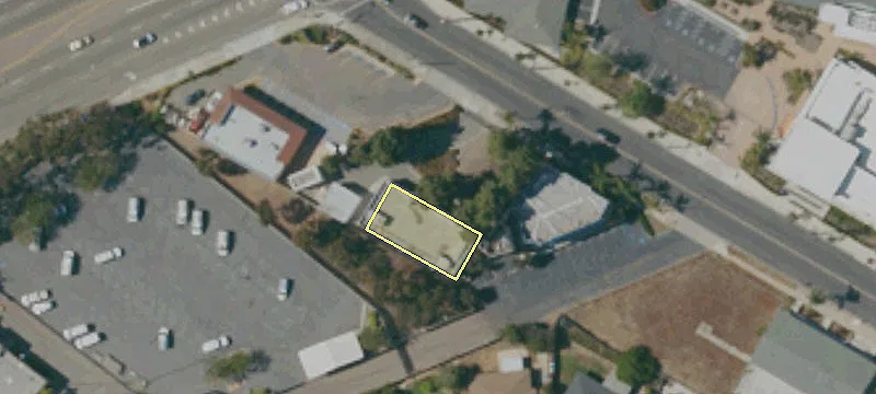 2211 Mesa Dr