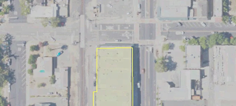490 Lincoln Blvd