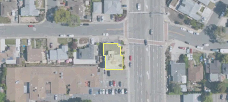 22101 Redwood Rd
