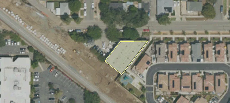 320 Carroll Ave