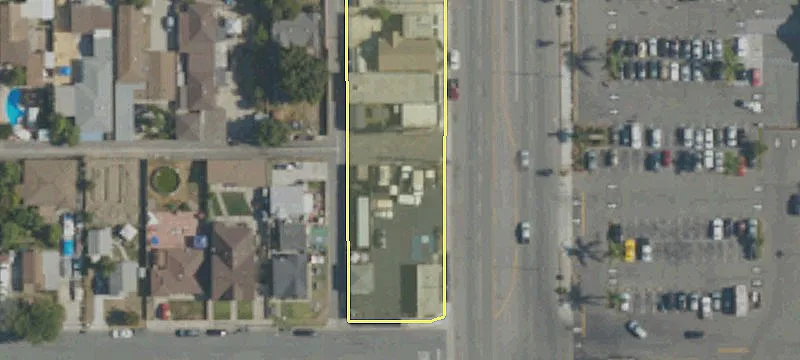 16127 Lakewood Blvd