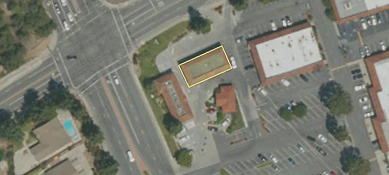 390 Lemon Ave