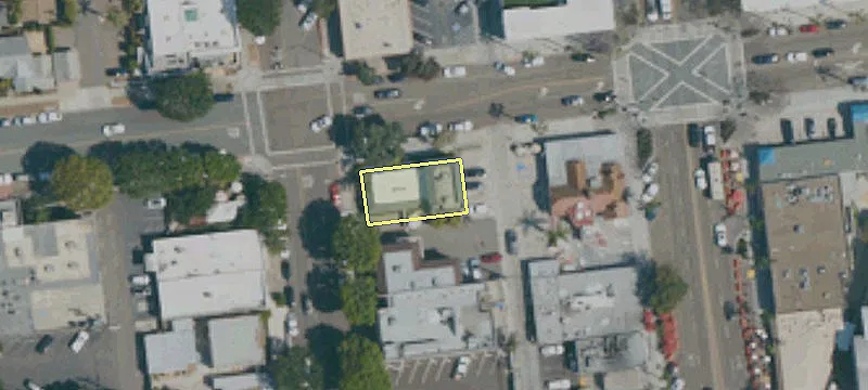 121 We St