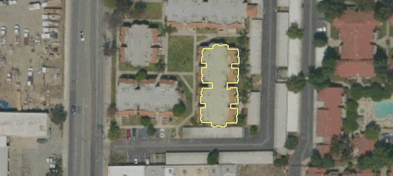 880 Vincent Ave