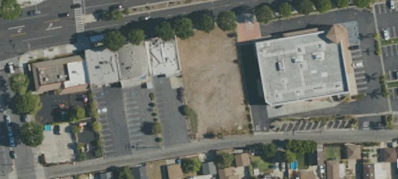 122 Live Oak Ave