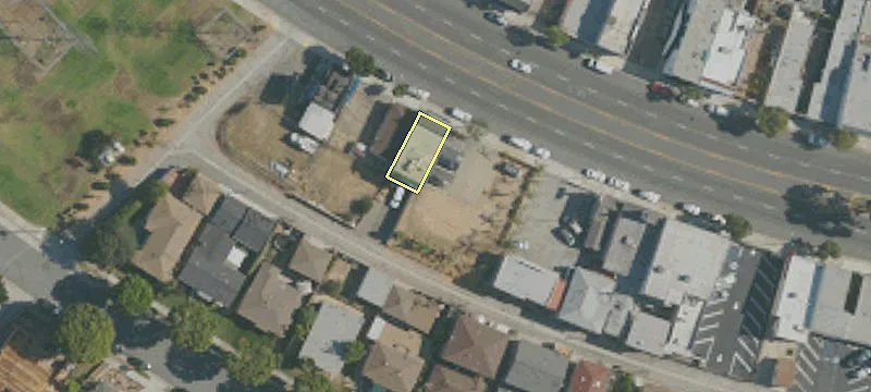 2635 Beverly Blvd