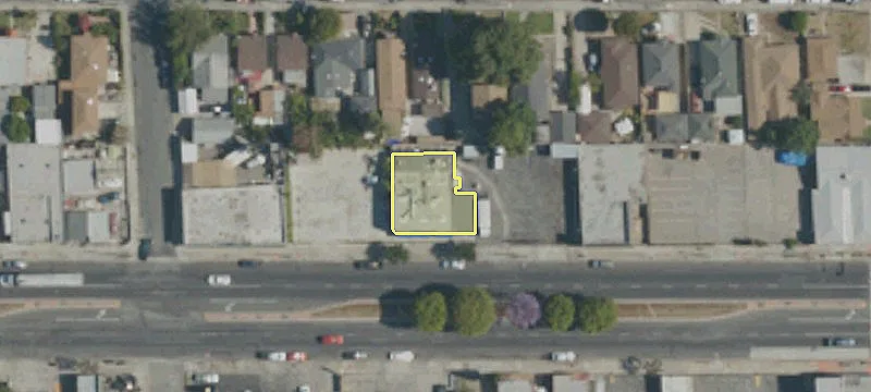 627 Rosecrans Ave