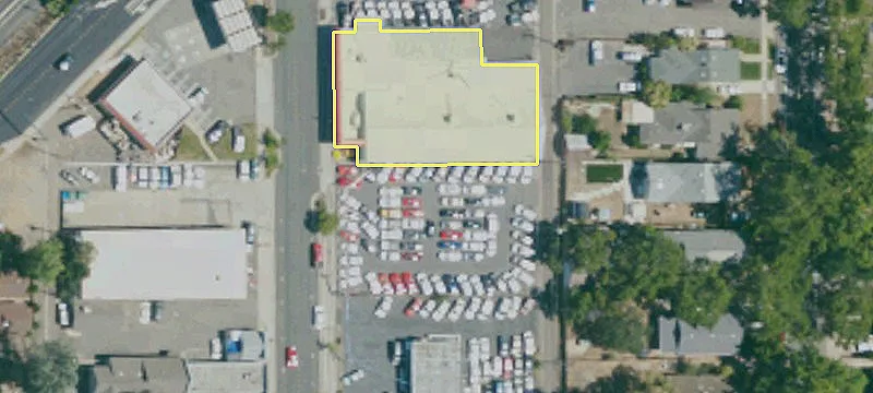 123 Riverside Ave