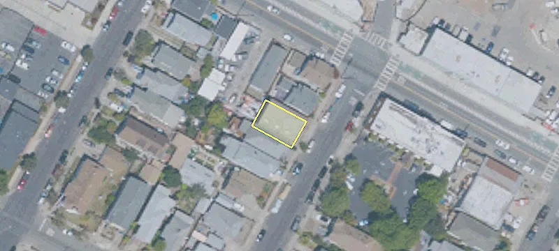 1921 Schiller St