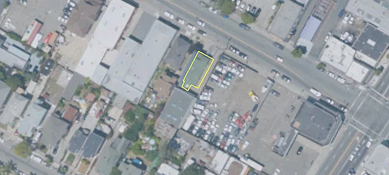 2326 Clement Ave