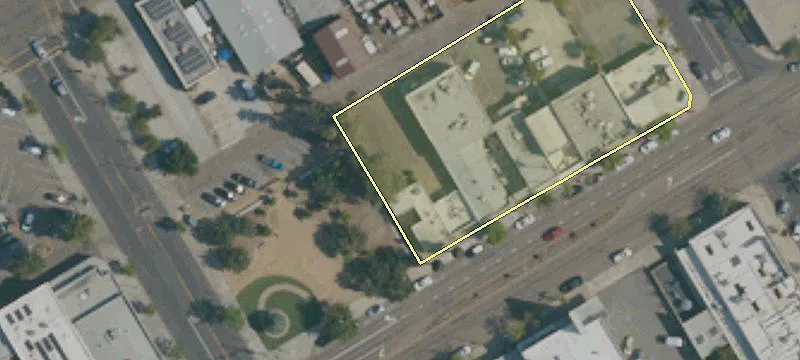 326 Grand Ave