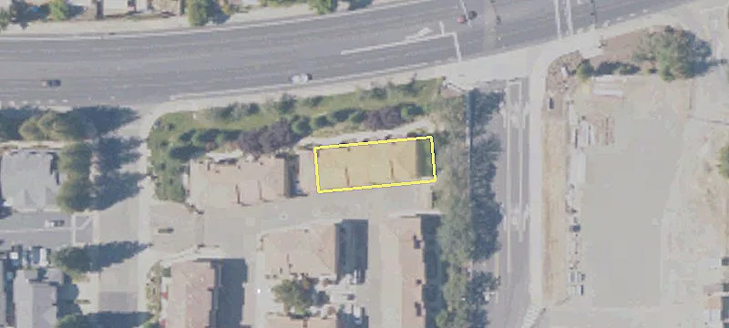 1713 Adora Cir