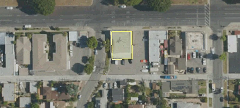 2834 Main St