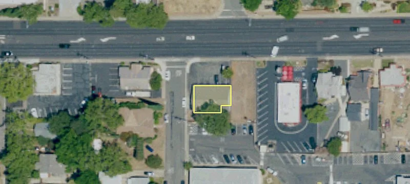 900 Douglas Blvd
