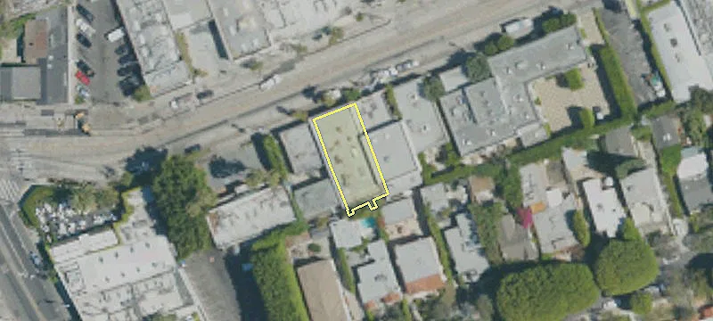 8742 Melrose Ave