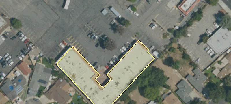 2002 Glenoaks Blvd