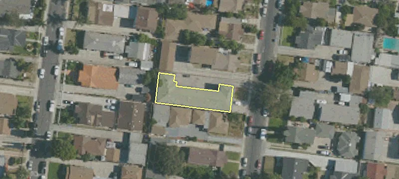 6117 Woodlawn Ave