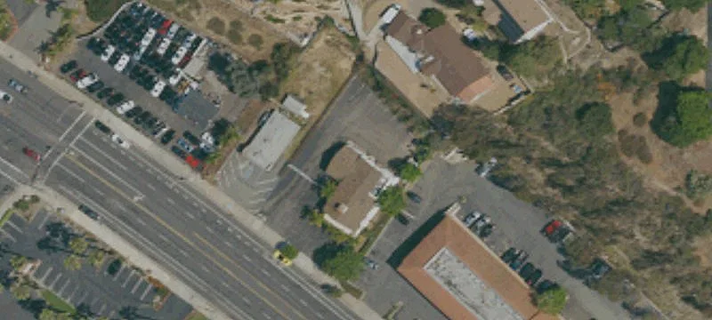 1050 Santa Fe Ave