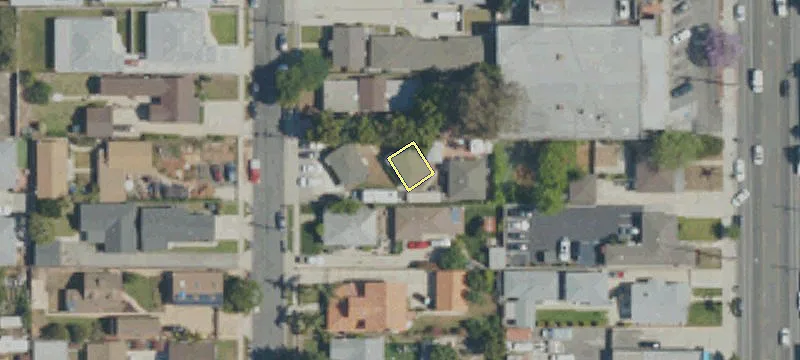 25200 Feijoa Ave