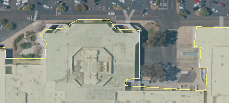 2559 El Camino Real