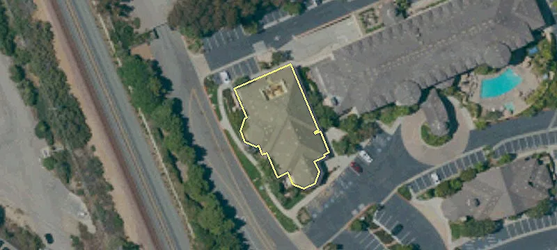 4960 Avenida Encinas