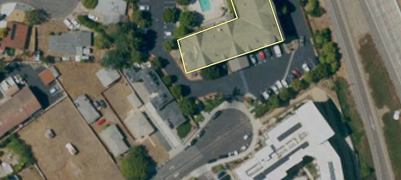 1050 Grand Ave
