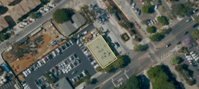 390 Grand Ave