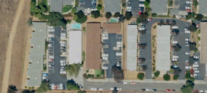 725 Alturas Ln