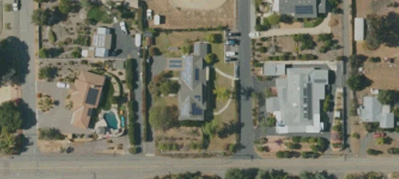 1504 Hillcrest Ln