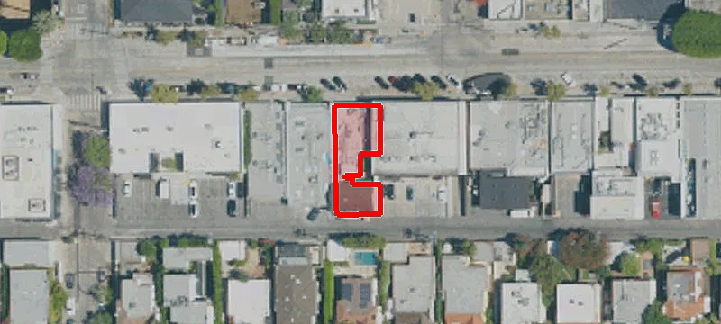 8906 Melrose Ave