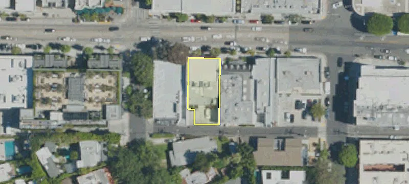 8546 Melrose Ave