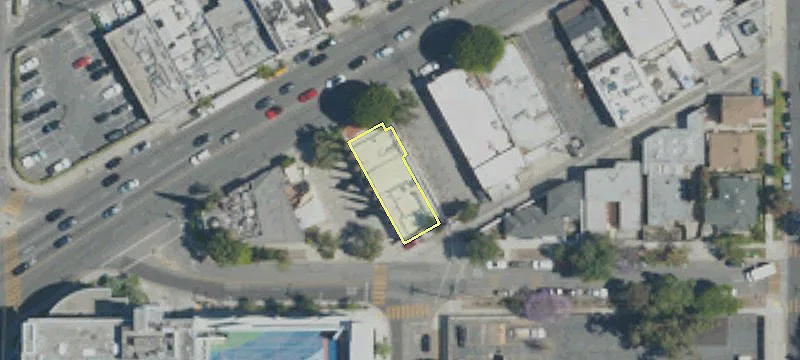 8474 Melrose Ave