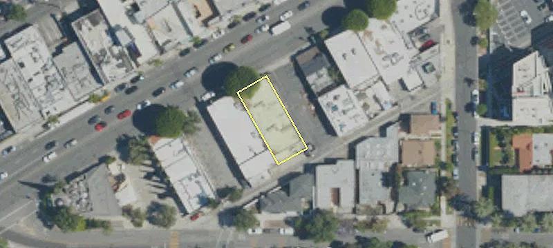 8462 Melrose Ave