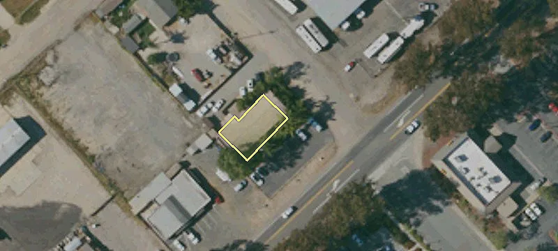 2005 Main St